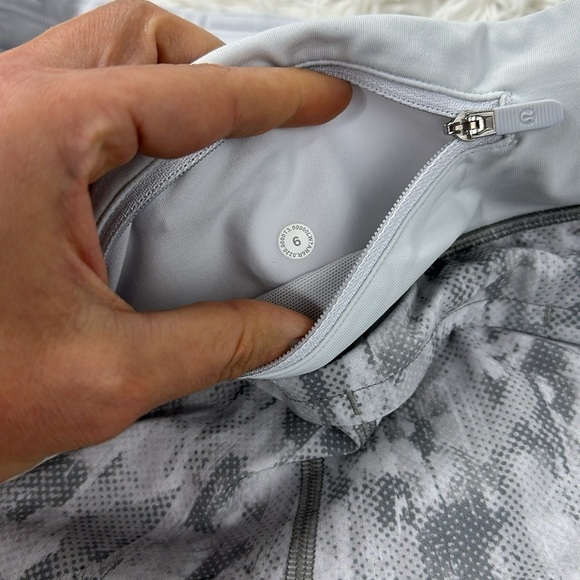 Lululemon Speed Up Short *2.5" City Breeze Alpine White Multi / Alpine White - Picture 6 of 6
